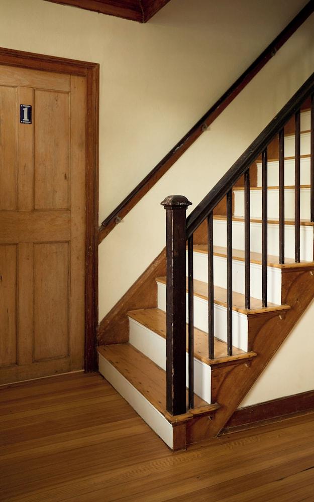 Sawyer House photo 17
