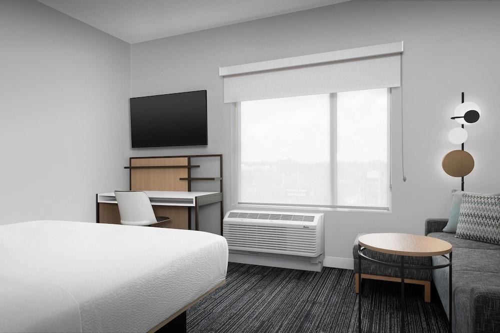 TownePlace Suites Jacksonville Airport photo 8