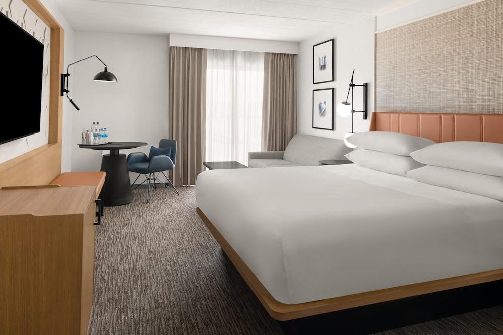 Sheraton Milwaukee Brookfield Hotel photo 14