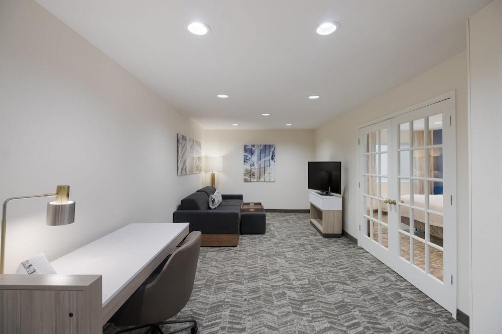 SpringHill Suites by Marriott Dallas NW Hwy/I35E photo 11