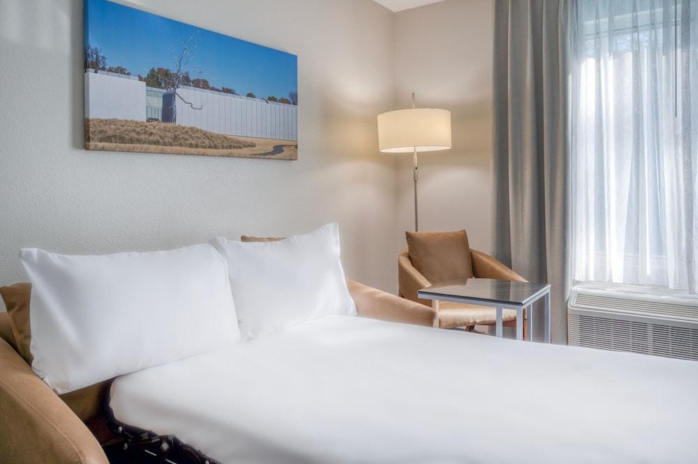 Fairfield Inn By Marriott Raleigh Crabtree photo 6