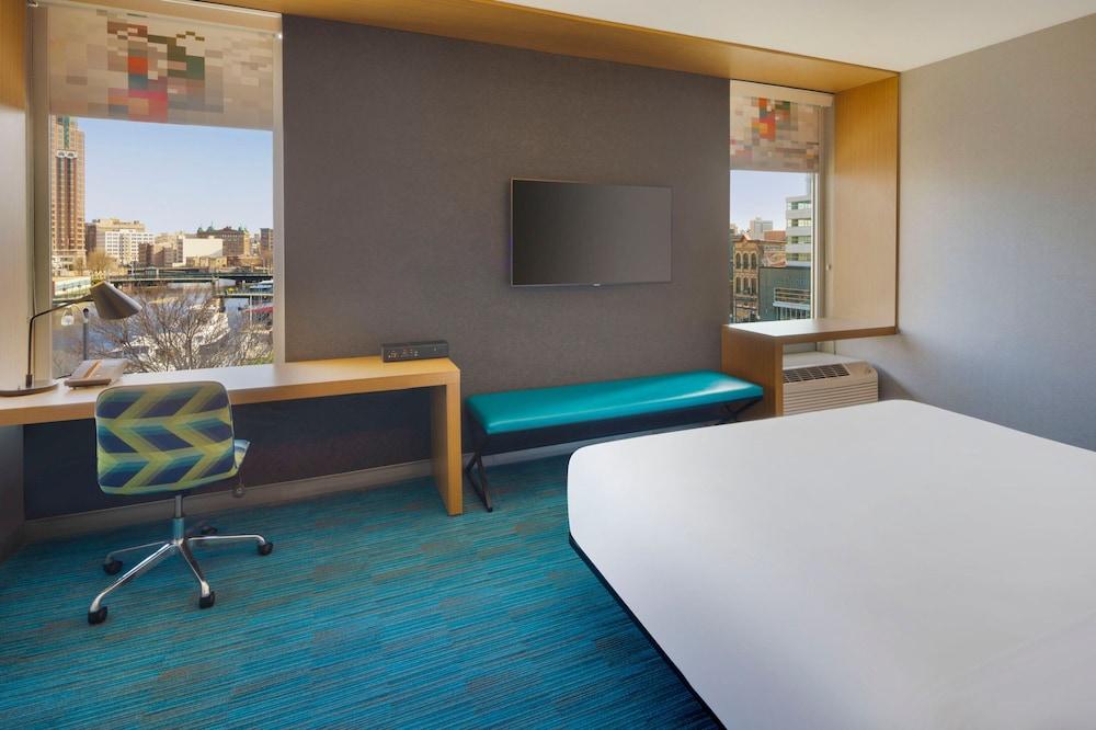 Aloft Milwaukee Downtown photo 9