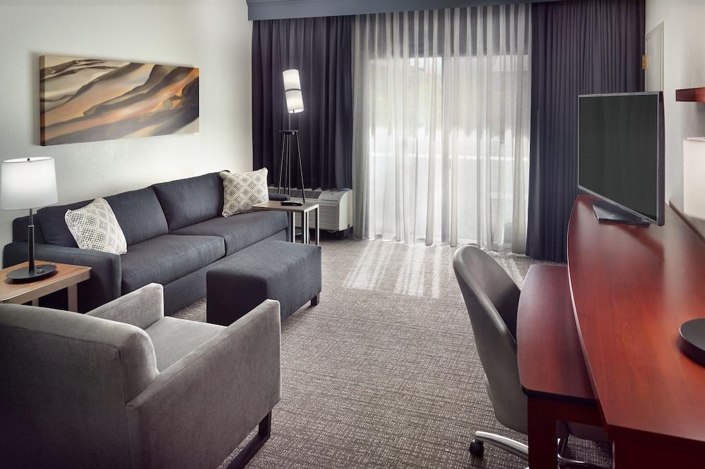 Courtyard by Marriott Tallahassee Downtown/Capitol photo 11
