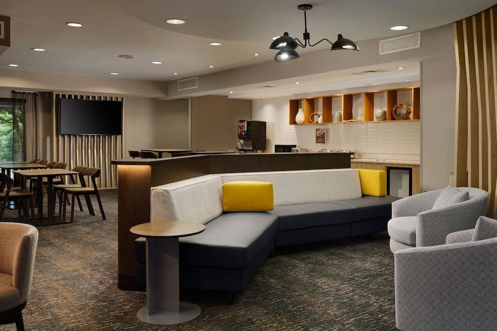 Springhill Suites By Marriott Metro Center photo 2