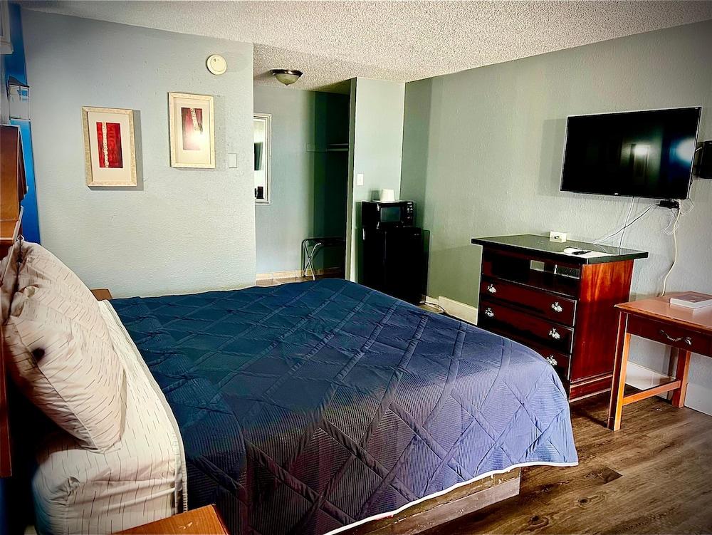 Regency Inn - Fort Sam Houston photo 8