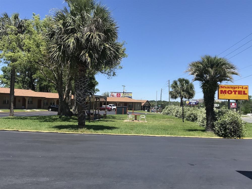 Shangri La Motel photo 21
