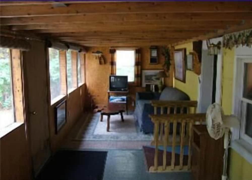 Lake Winnipesaukee Motel photo 31
