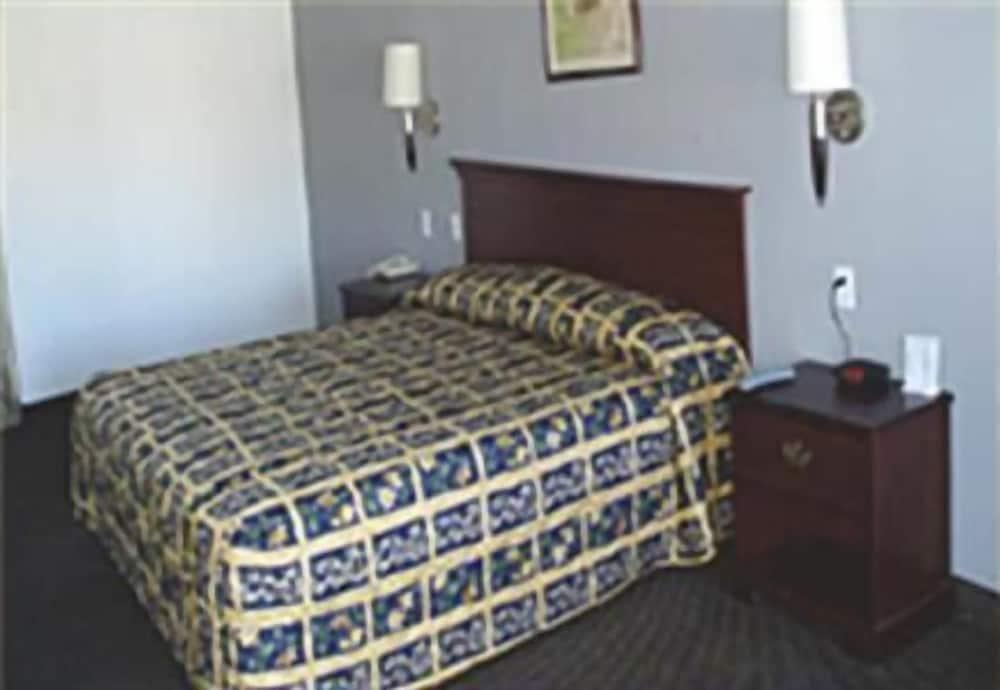 Texas Inn and Suites at La Joya photo 7