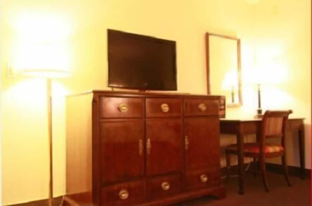 Caravelle Inn Extended Stay photo 5