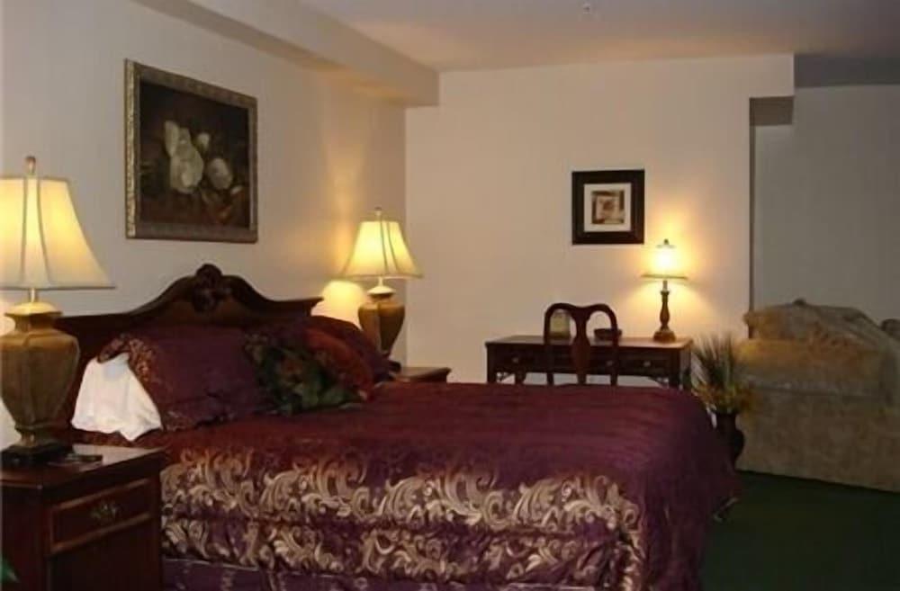 Colonie inn and Suites photo 10