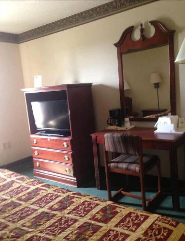 Days Inn by Wyndham Grayson photo 31