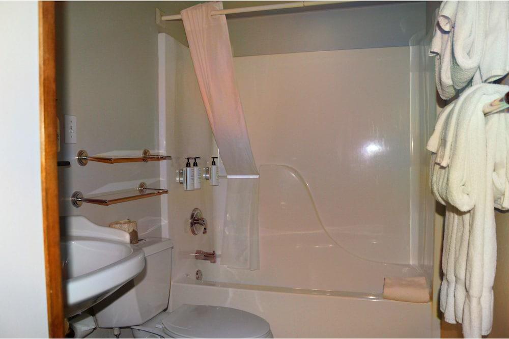 Chico Hot Springs Resort & Day Spa photo 96