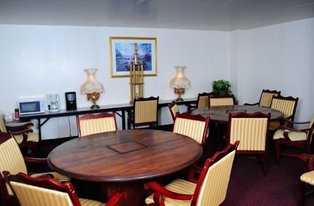 Amber Inn photo 18