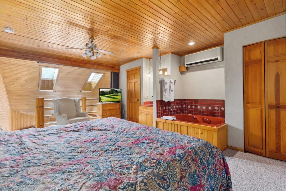 The Lodges at Breezy Point photo 37