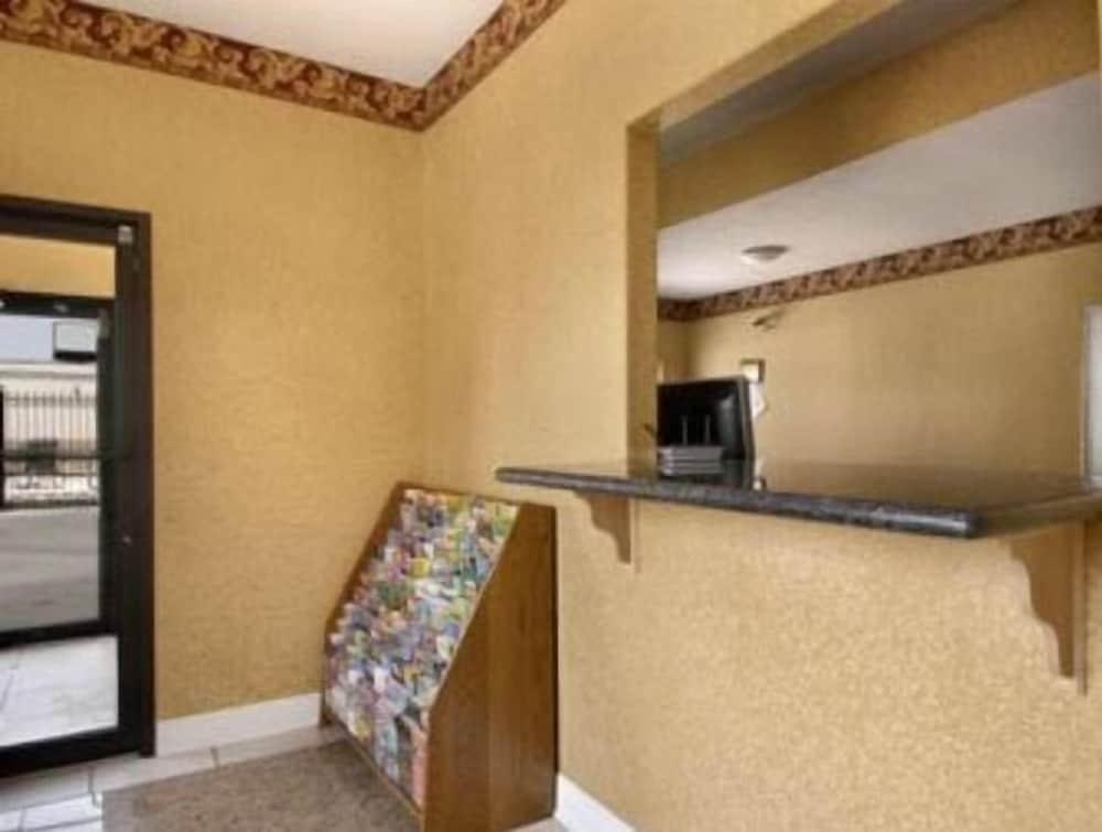 Best Way Inn & Suites photo 8