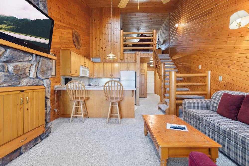 The Lodges at Breezy Point photo 50