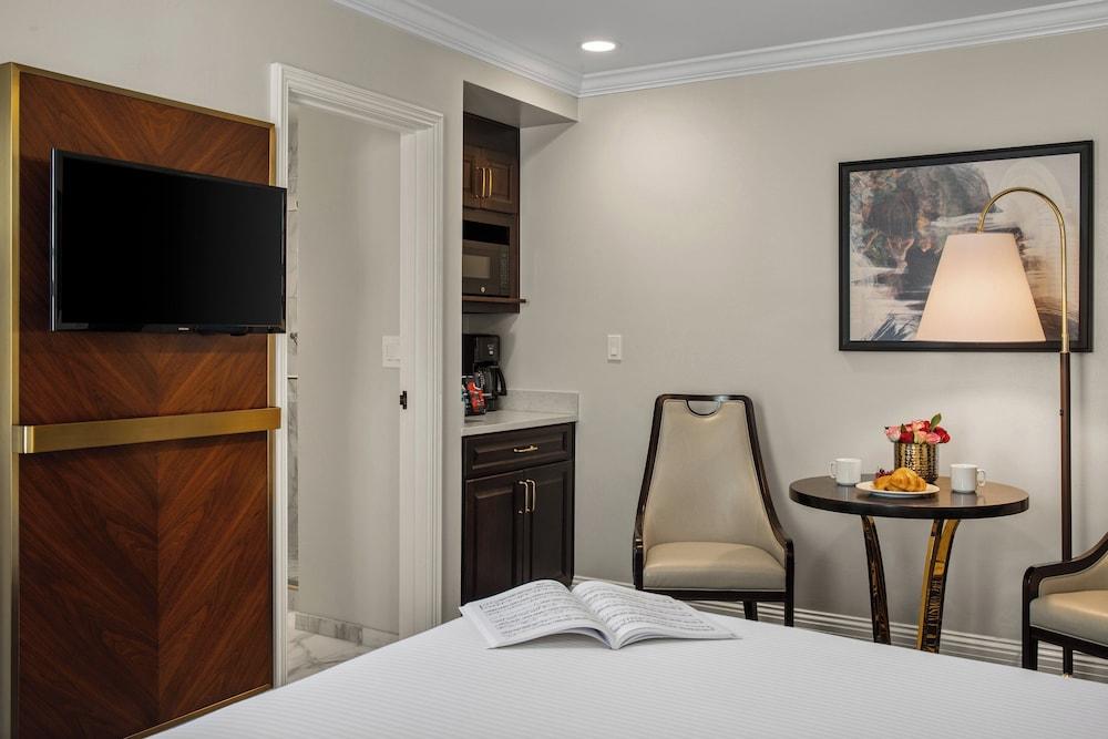Inn At The Opera photo 23