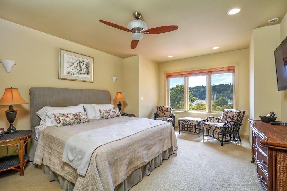 The Eagle Harbor Inn photo 23