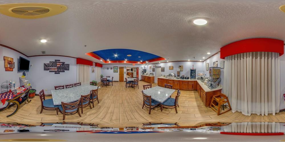 Hometown Inn photo 57
