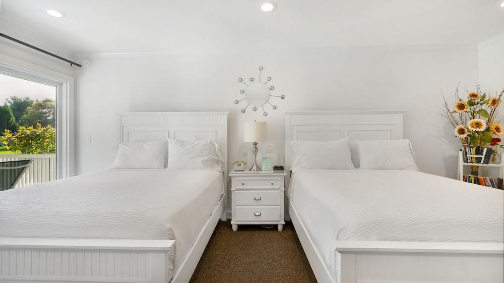 East Hampton House Resort photo 85
