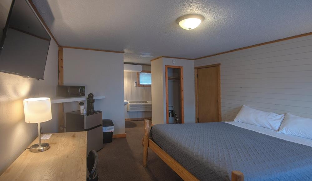 Rustic Inn photo 10