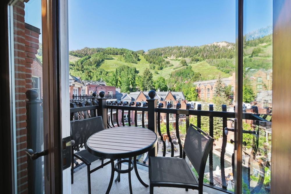 The Aspen Mountain Residences photo 11