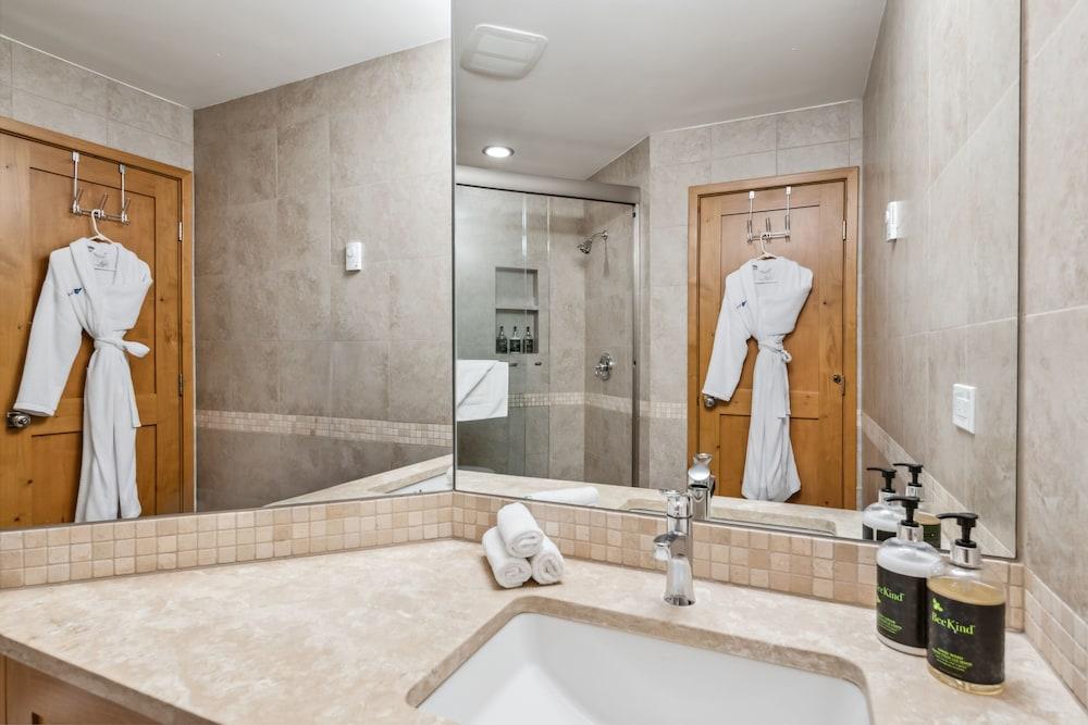 The Vail Spa Condominiums photo 65