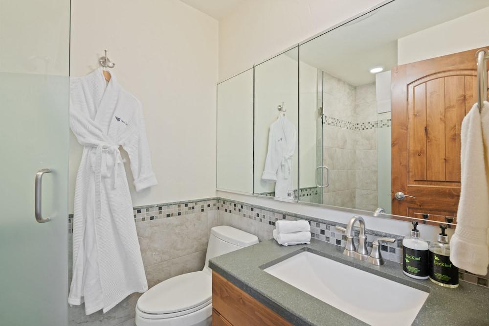 The Vail Spa Condominiums photo 59
