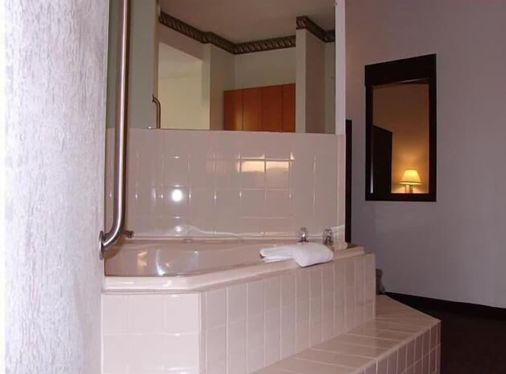 Red Carpet Inn Chambersburg photo 9