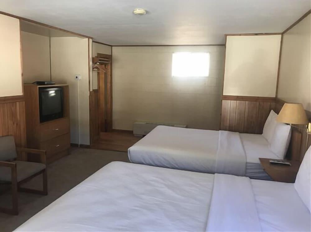 Prospector Motel photo 8