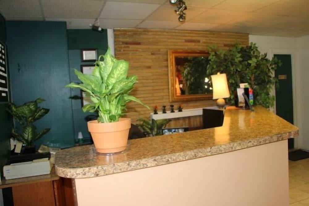 Scottish Inn photo 2