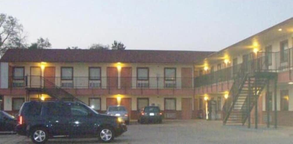 Pawnee Inn photo 1