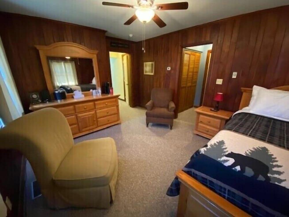 Foggy Mountain Lodge photo 44