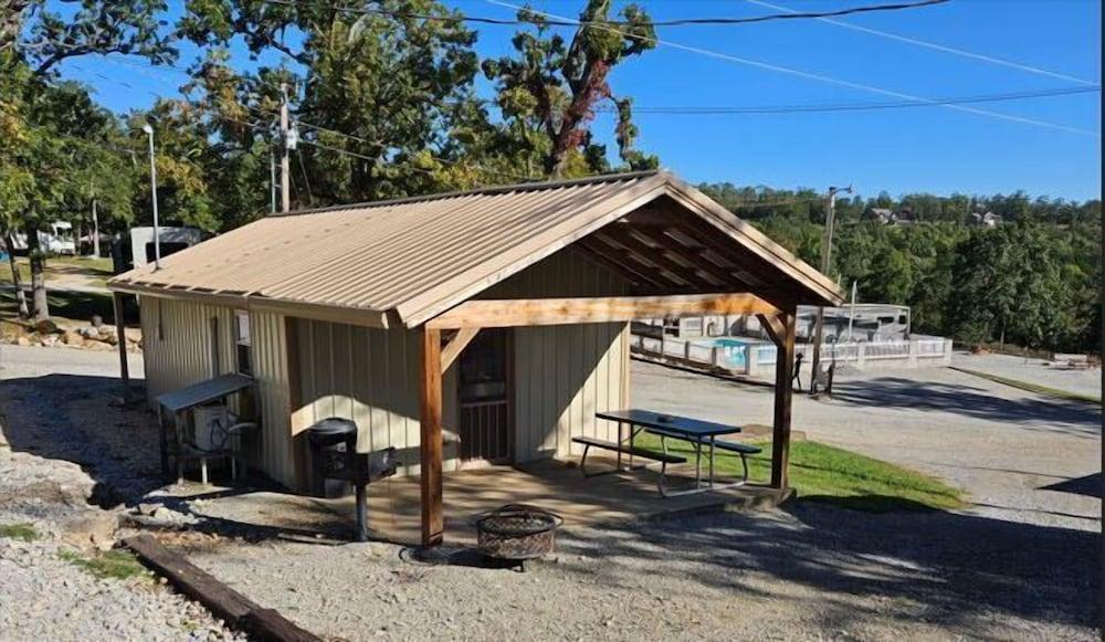 Kellers Kove Cabin and RV Resort photo 15