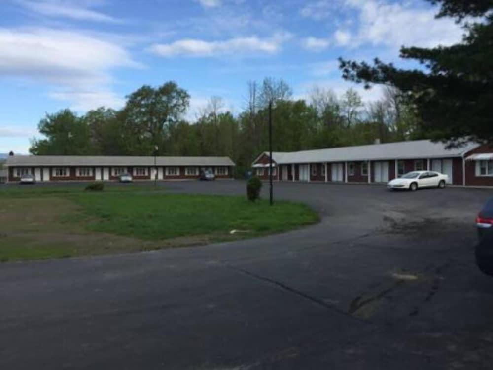 Peloke's Motel photo 5
