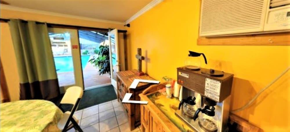 Pinecliff Village photo 48