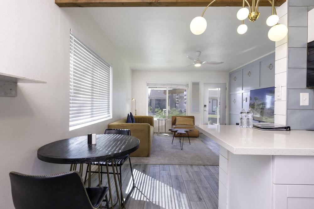 Ash & Ko Boutique Lodging photo 41