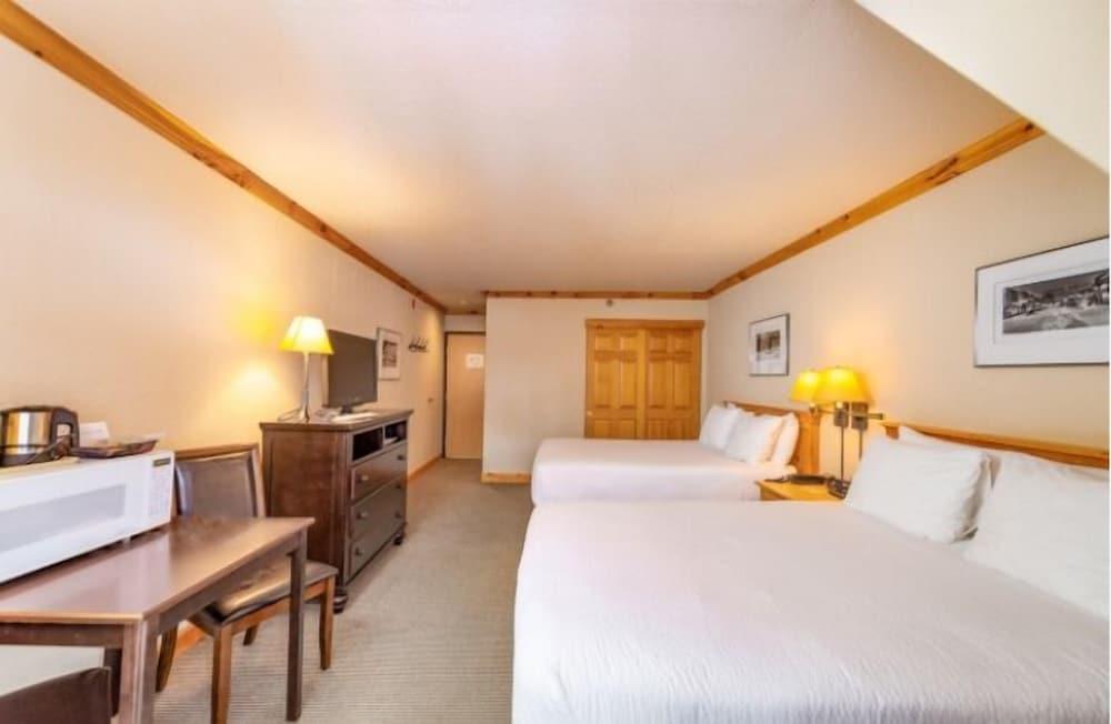 Selkirk Lodge photo 2