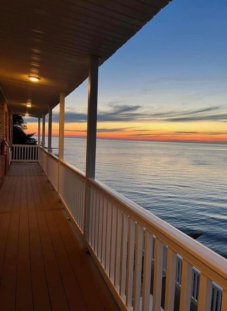 Pete's Lakefront Motel photo 6