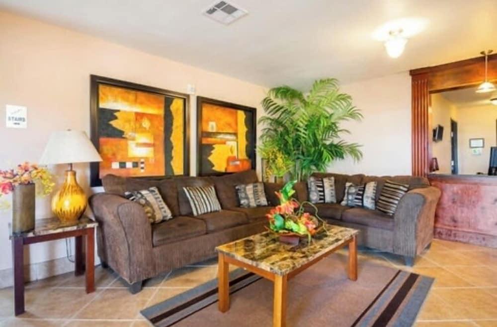 Franklin Inn & Suites photo 5