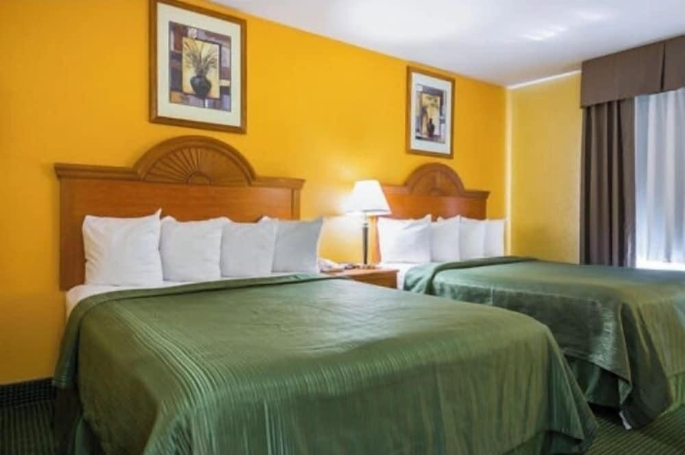 Franklin Inn & Suites photo 10