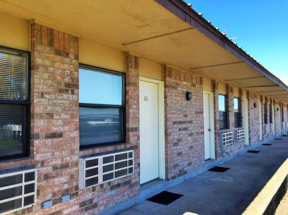 Lake Fork Marina & Motel photo 1