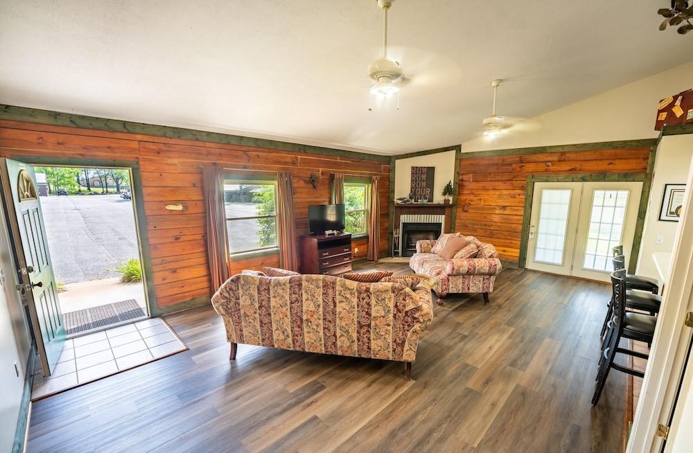 Fishtale Lodge photo 67