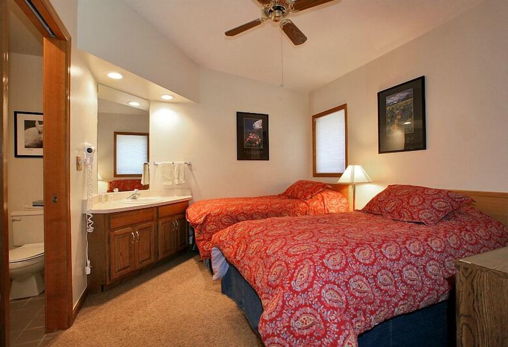Swan Mountain Resort photo 56