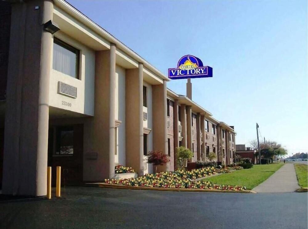 A Victory Hotel - Southfield photo 1