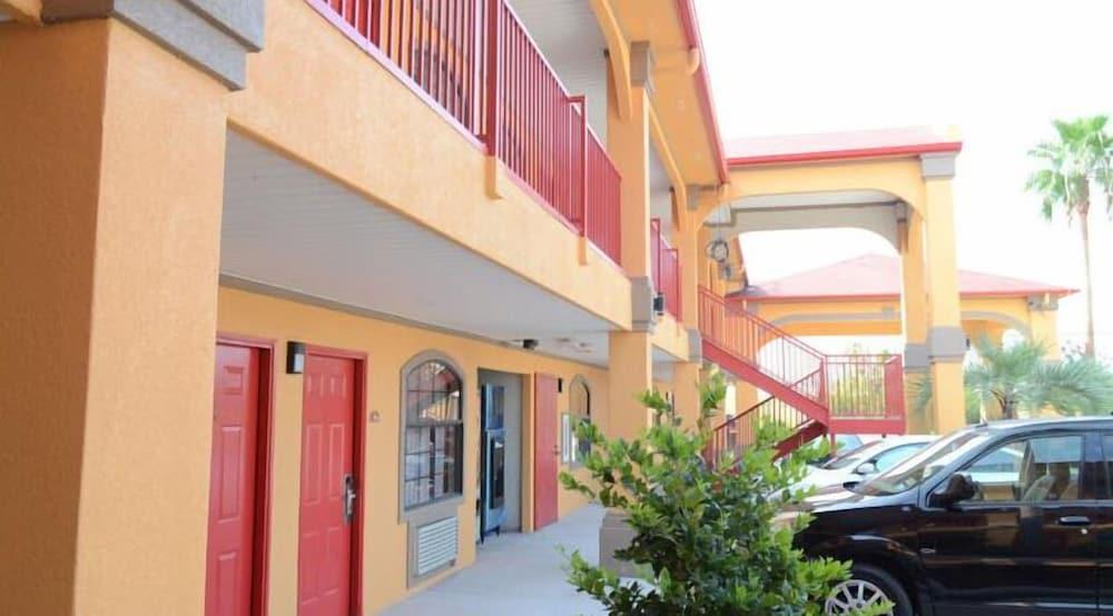 Regency Inn photo 38