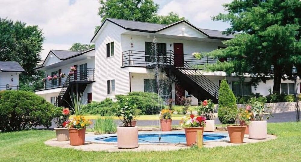 Spring Hill Motel photo 1