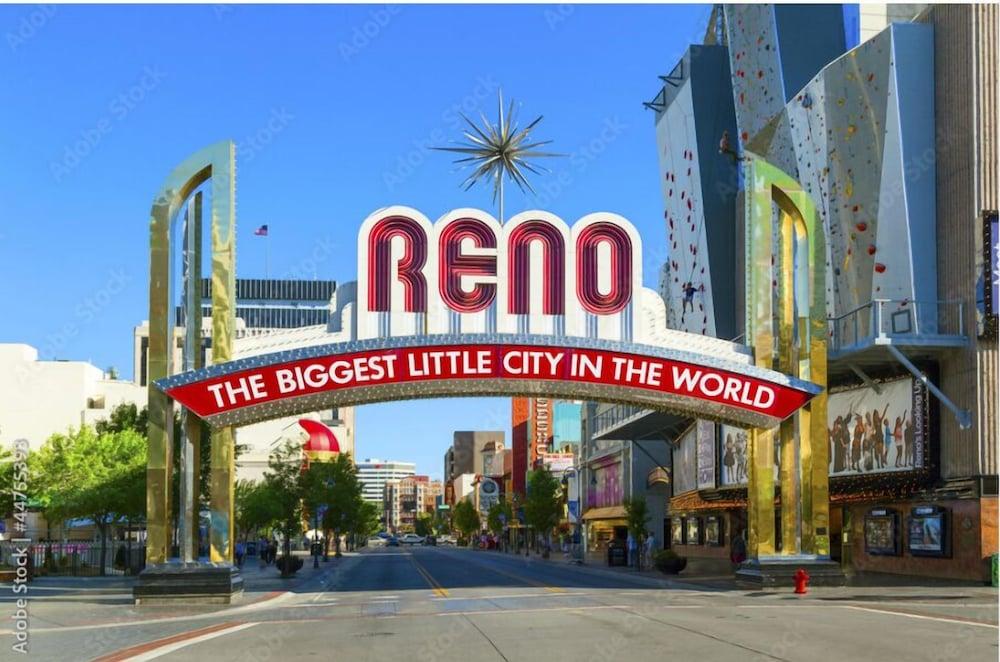 Reno Suites photo 5