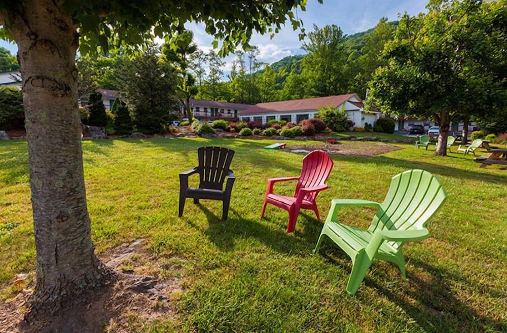 Maggie Valley Creekside Lodge photo 12