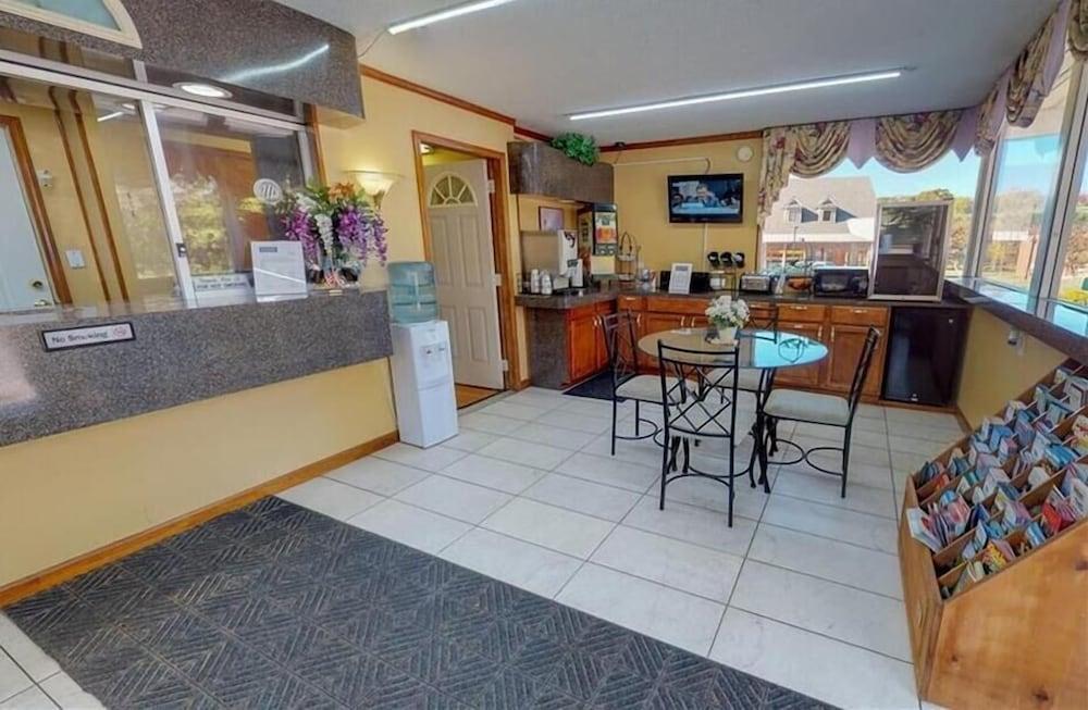 Econo Lodge Clemson - University Area photo 7